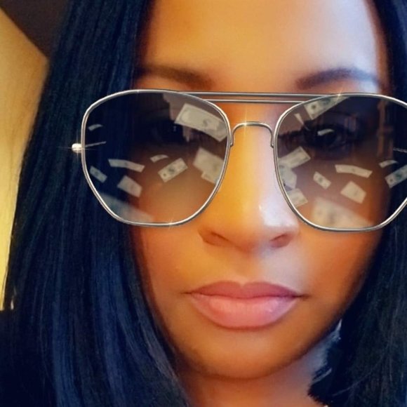 Meet your Posher, Krisha - Picture 1 of 1